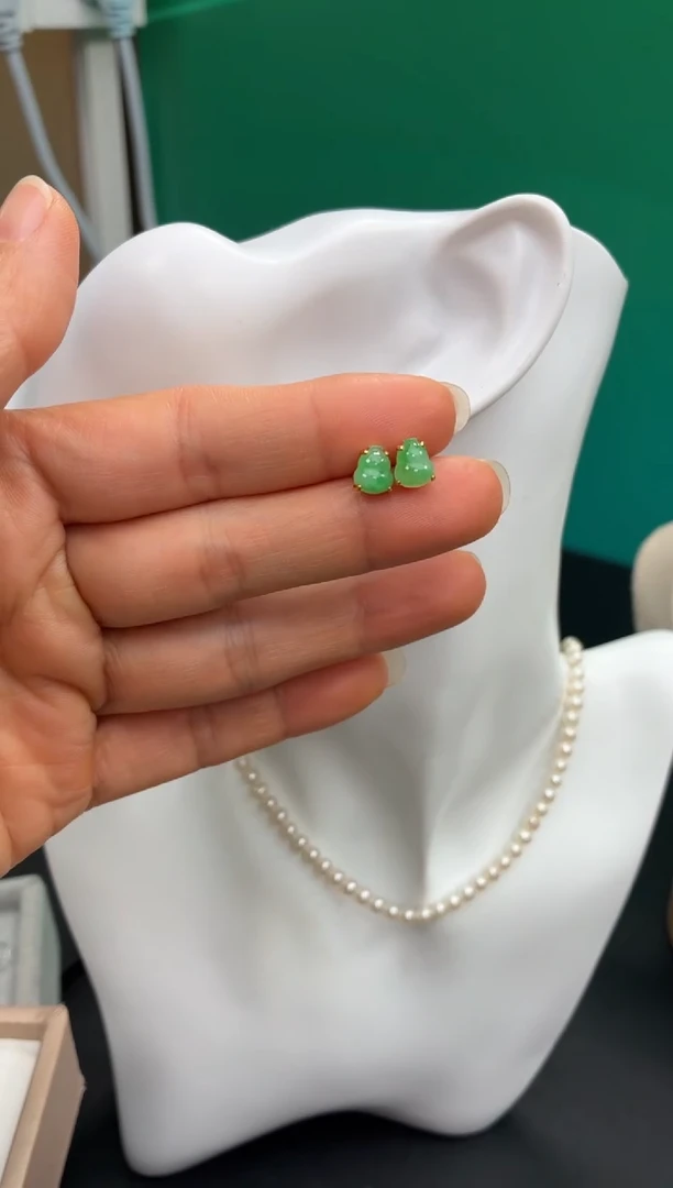 颈饰18K金镶嵌翡翠天然翡翠A货