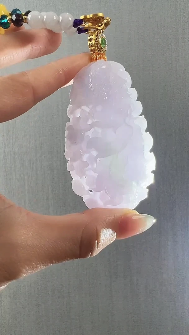 翡翠未镶嵌颈饰凤凰