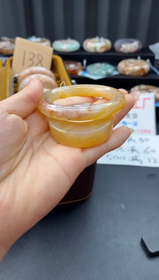 未镶嵌手镯石英质玉赠送镯心（52圈口）无证书