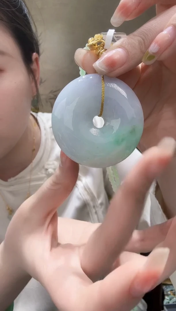 翡翠未镶嵌颈饰吊坠