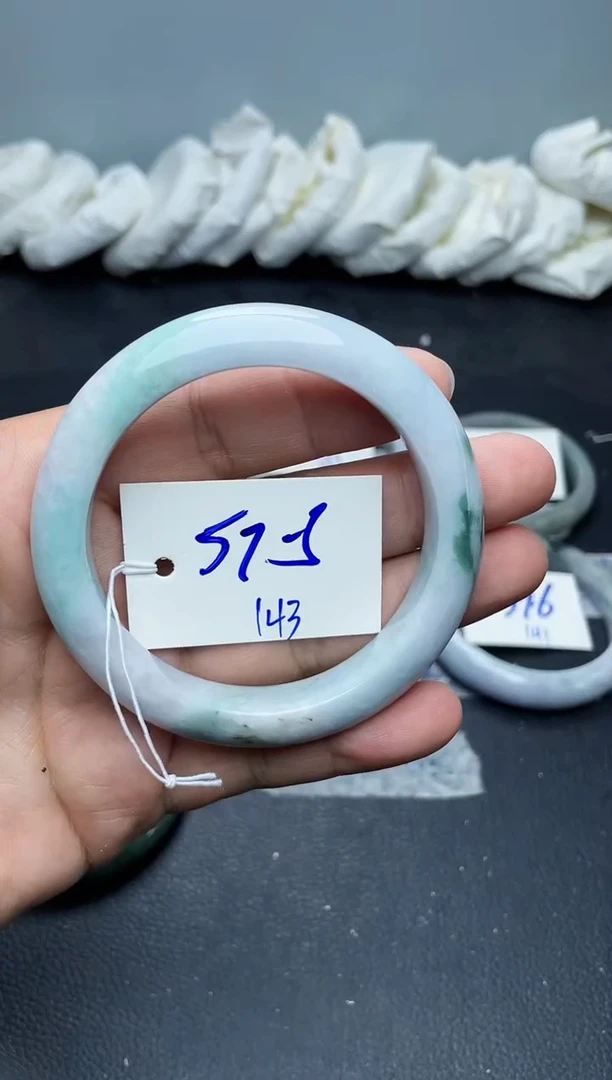 未镶嵌手镯翡翠143