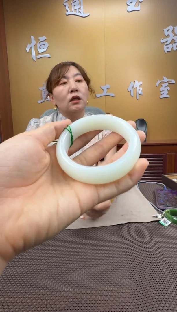 和田玉未镶嵌颈饰手镯57