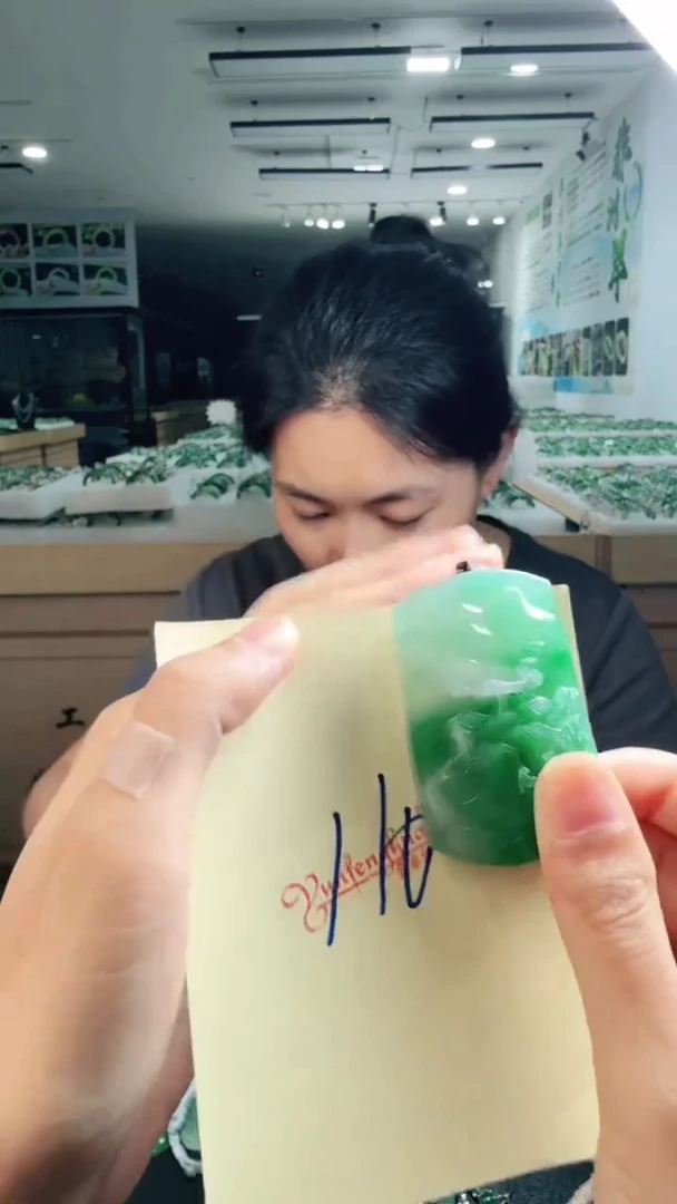 吊坠(不含链)未镶嵌石英质玉（非洲翠）山水牌110