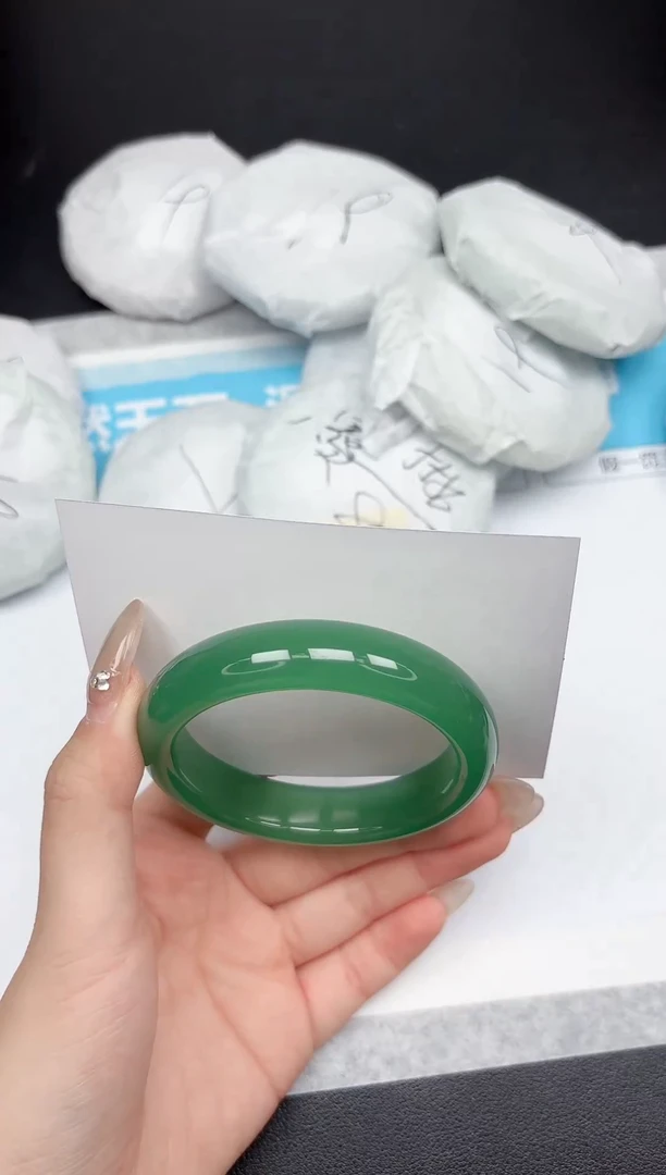 未镶嵌手镯石英质玉127-56.5