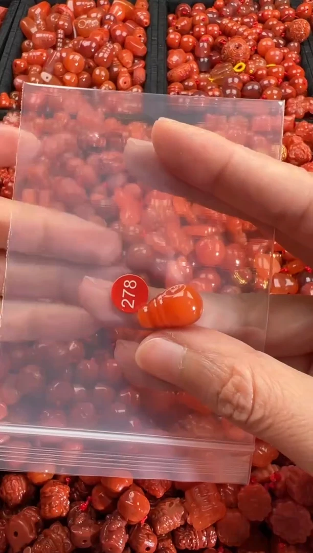 【闪购商品】南红玛瑙颈饰未镶嵌1