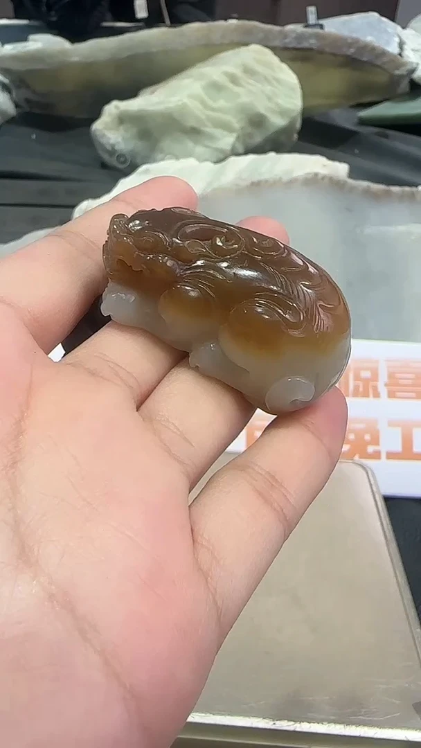 未镶嵌和田玉挂件新疆和田玉且末金山糖貔貅手把件