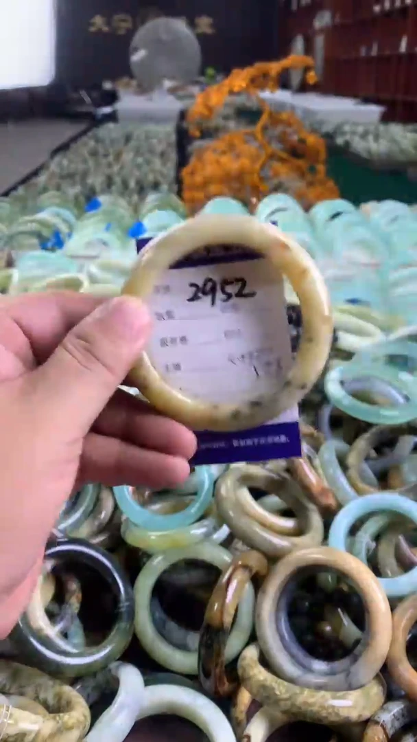 未镶嵌蛇纹石玉手镯2950