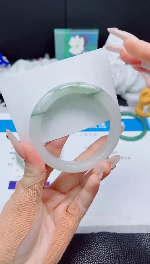 石英质玉手镯未镶嵌240-60