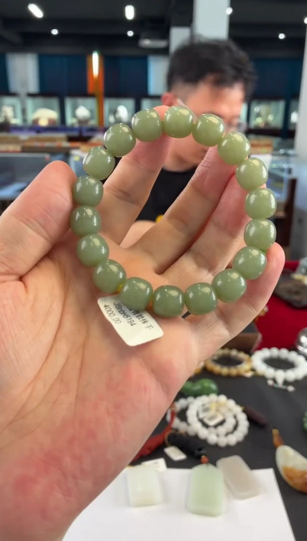 和田玉未镶嵌颈饰手串