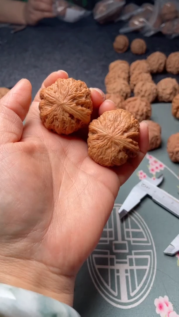 把件文玩核桃w189  铁锤40尺