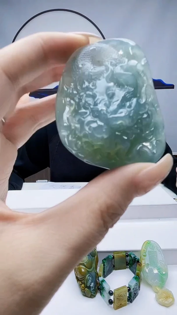 未镶嵌定制翡翠毛货挂件72