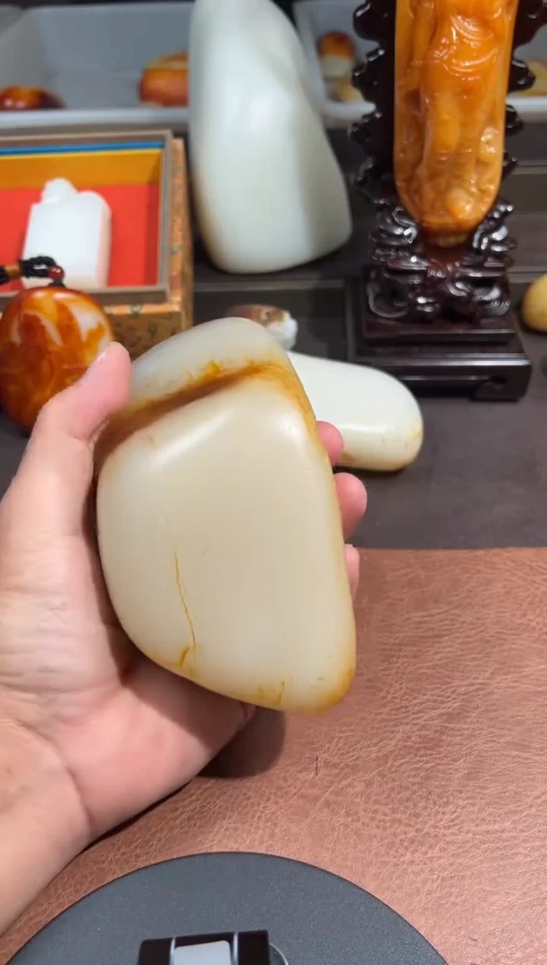 未镶嵌和田玉把件秋****.和田玉