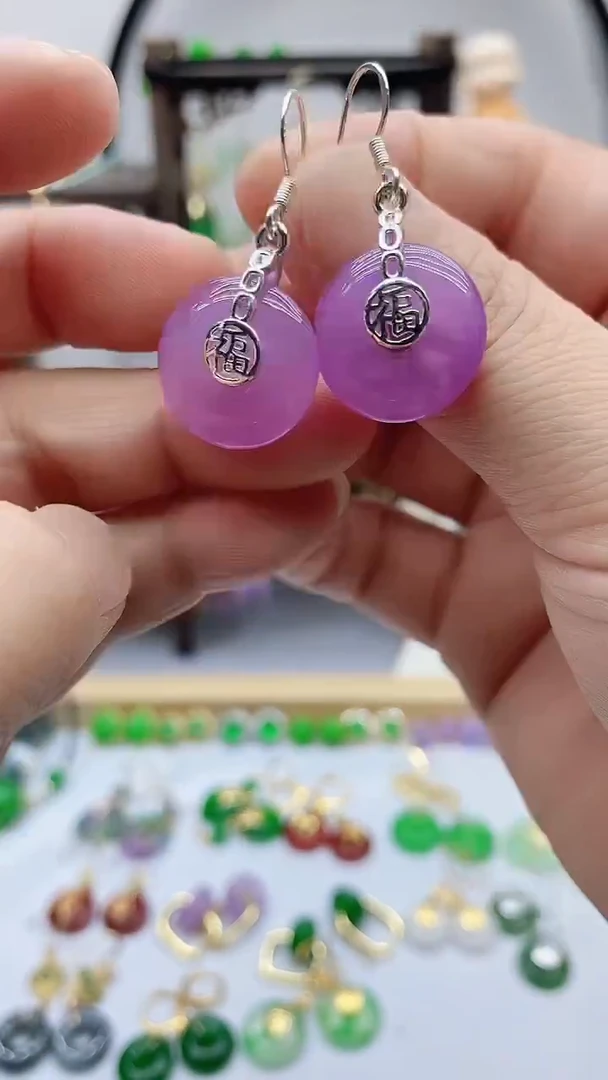 银S925镶嵌石英质玉（非洲翠）耳饰300