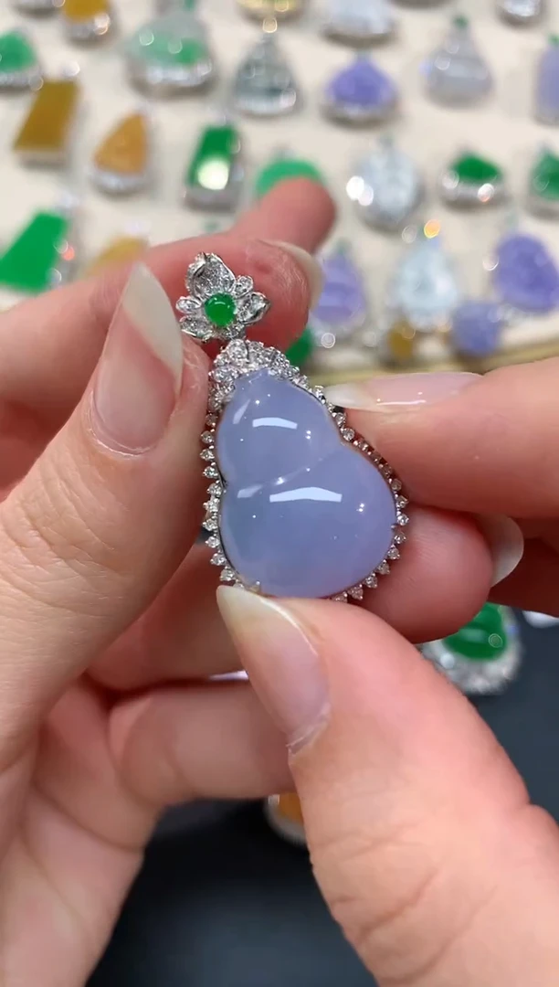 【闪购商品】翡翠吊坠(不含链)18K金镶嵌葫芦A137|19800