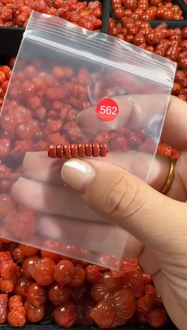 颈饰未镶嵌南红玛瑙1