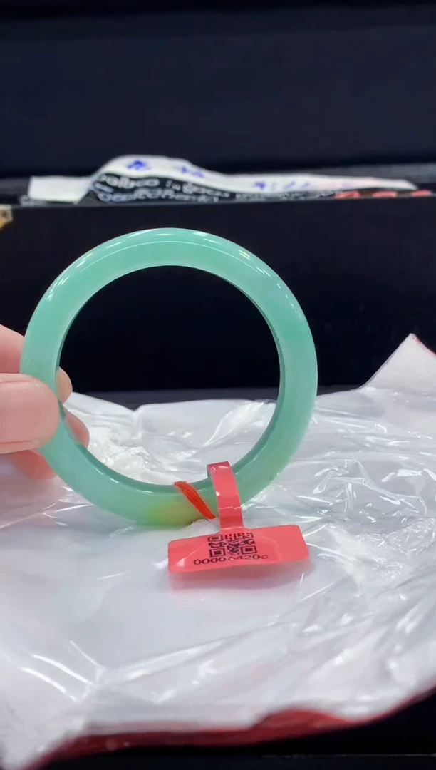 未镶嵌手镯翡翠翡翠手镯