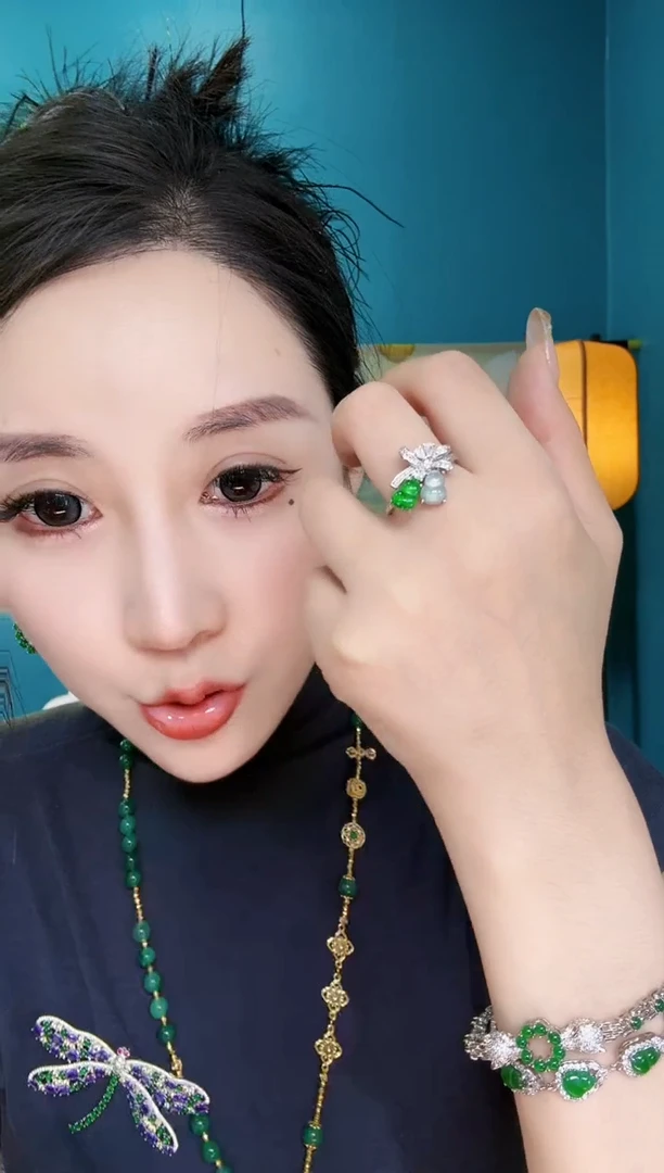 翡翠未镶嵌耳饰戒指