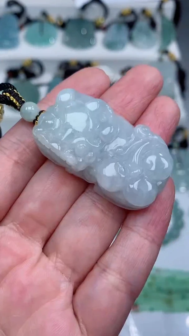 颈饰未镶嵌翡翠吊坠