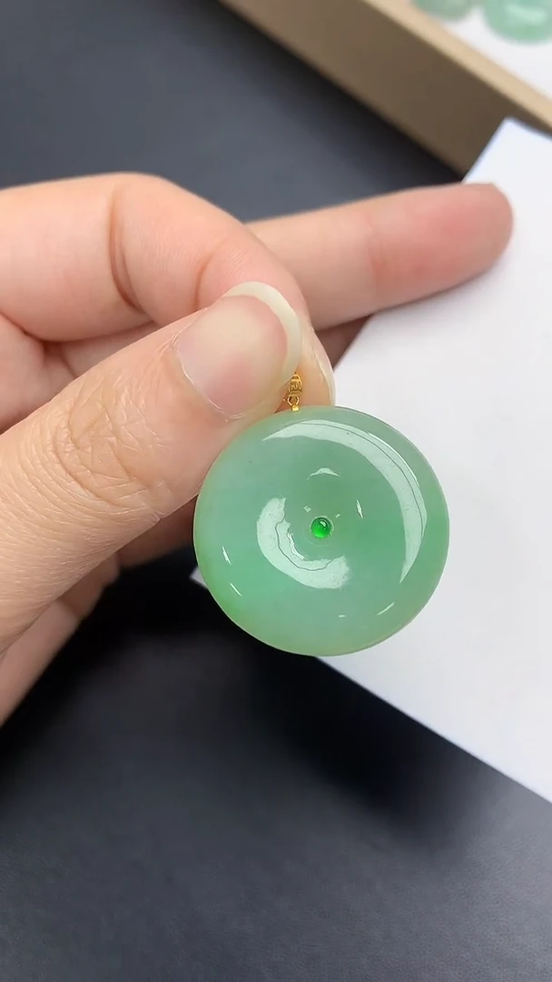 颈饰18K金镶嵌翡翠天然缅甸A货百元以上9元证书费自理