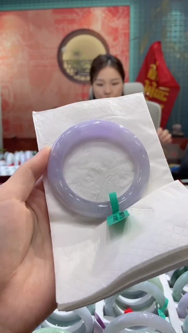 翡翠手镯未镶嵌多人23685