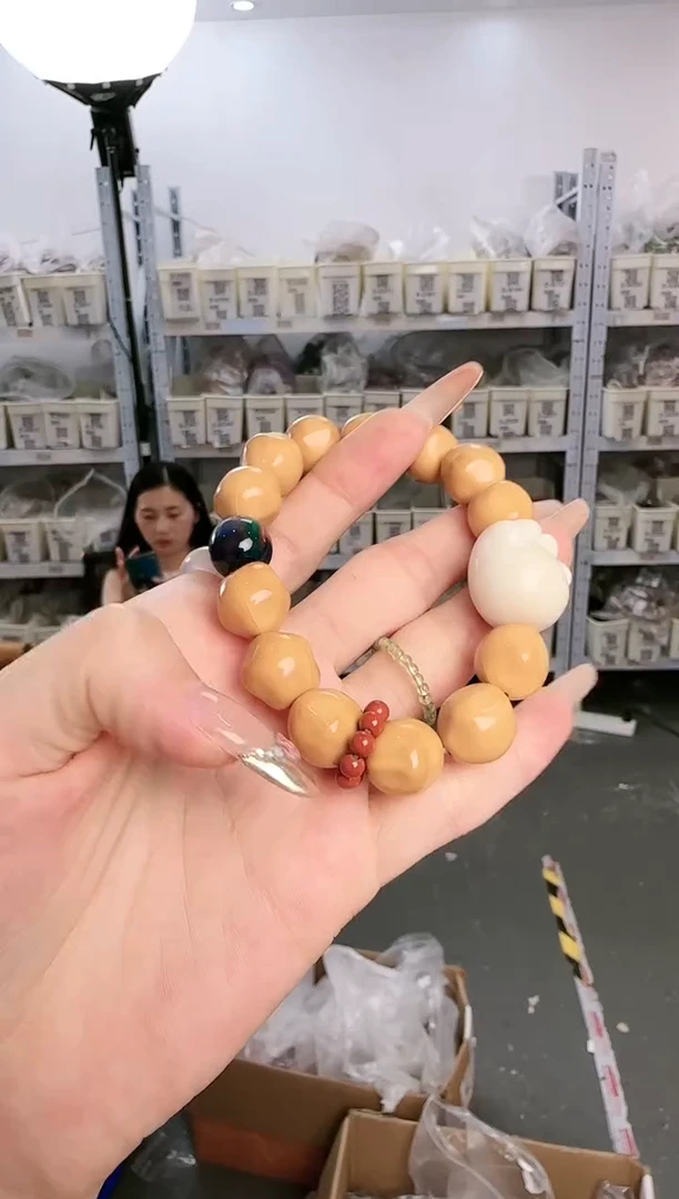 猴头核桃吊坠P-S053329