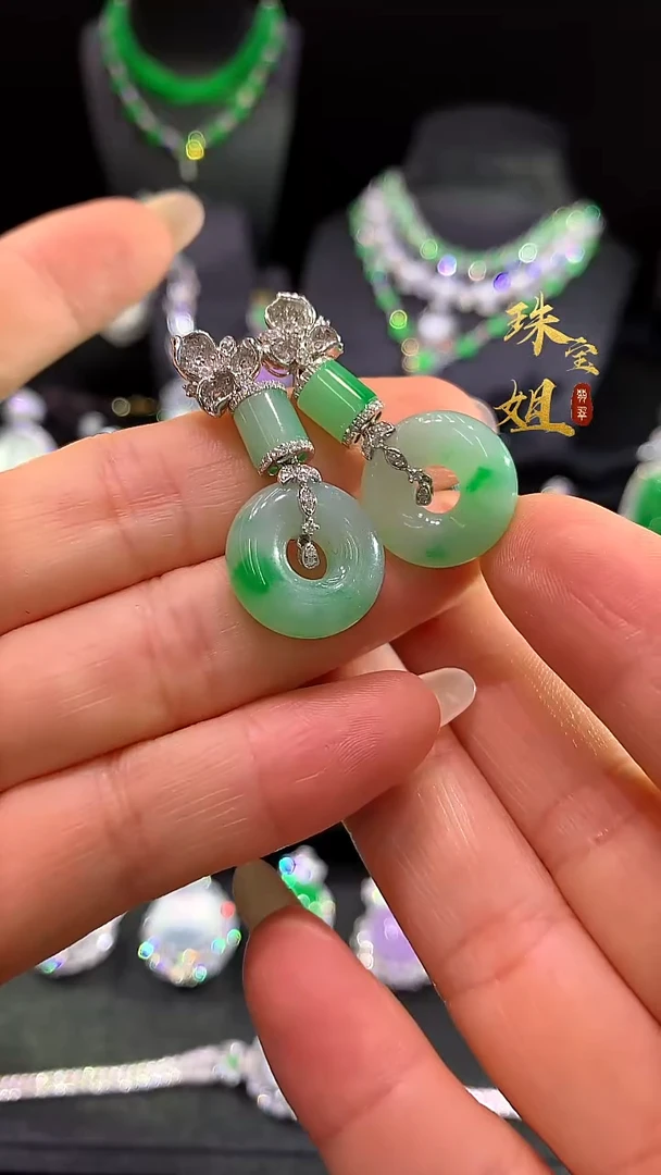 18K金镶嵌翡翠耳饰耳饰