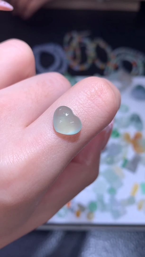 未镶嵌定制翡翠爱心