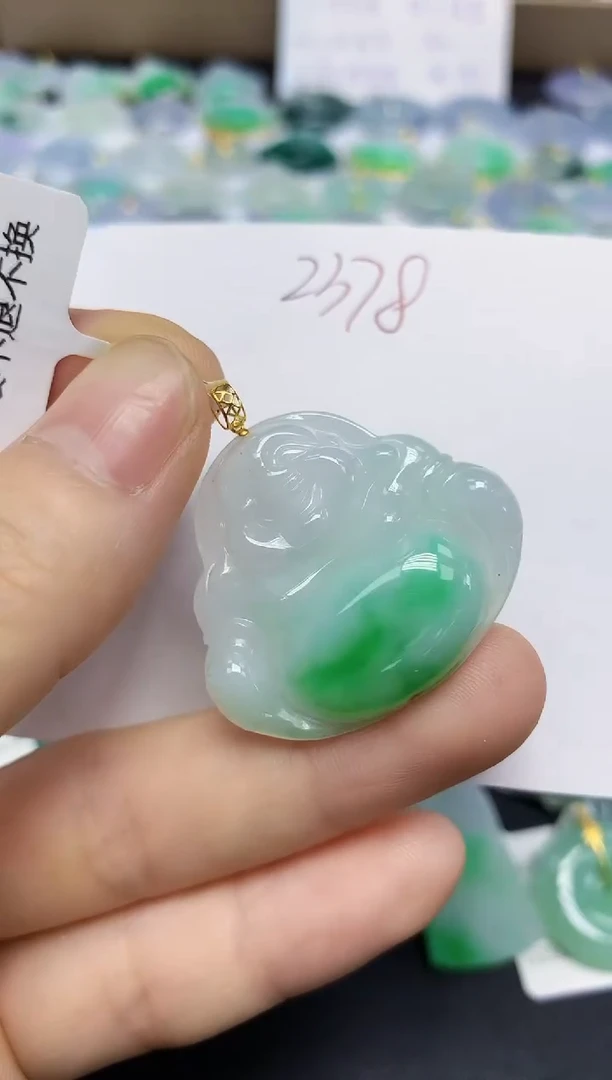 翡翠18K金镶嵌颈饰天然缅甸翡翠A货