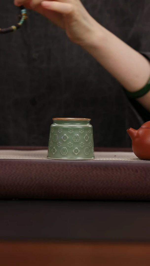 摆件梵山暮云 豆青釉 宝相杯80cc 小