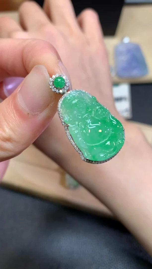 【闪购商品】翡翠颈饰18K金镶嵌财神爷【无服务费】