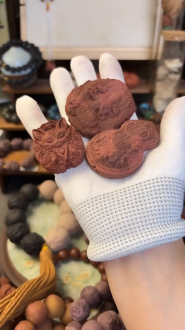 泥塑龙麝天香香牌一套三个