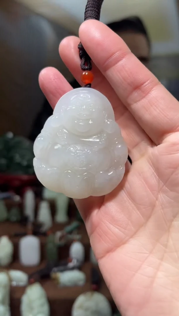 颈饰未镶嵌和田玉.