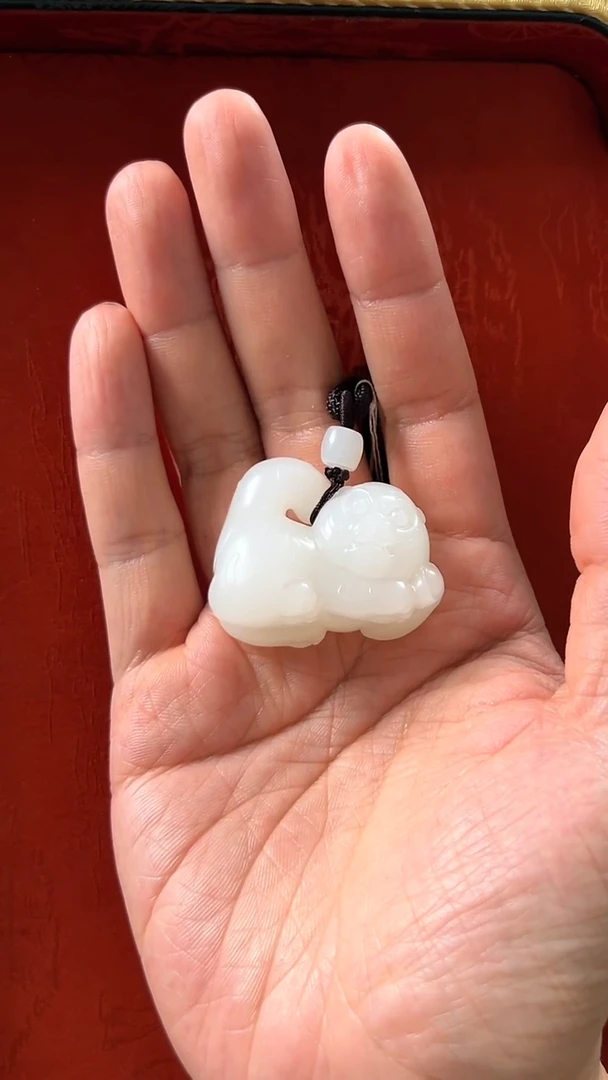 和田玉未镶嵌挂件新疆白玉老熟小老虎