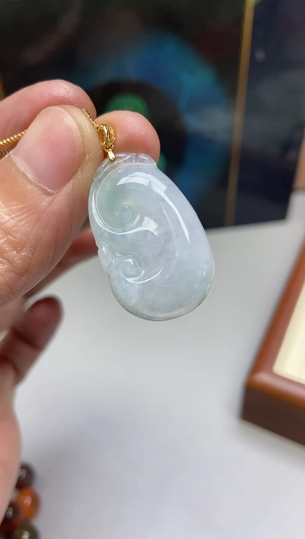 颈饰未镶嵌翡翠如意