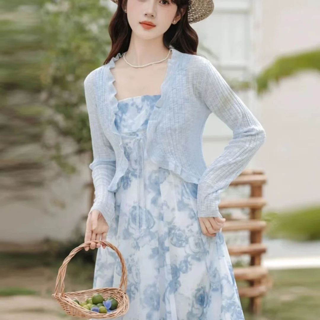 法式碎花浅蓝色方领吊带连衣裙超仙海边度假沙滩裙夏季绝美两件套