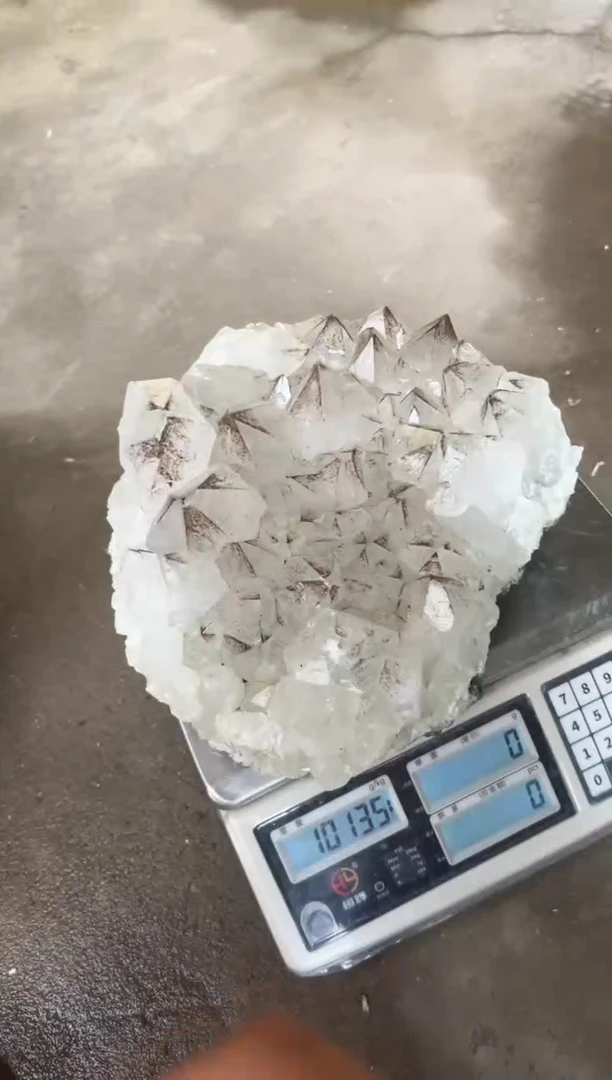 水晶珠宝半成品未镶嵌?****伊天然水晶原石摆件拍6单99发1