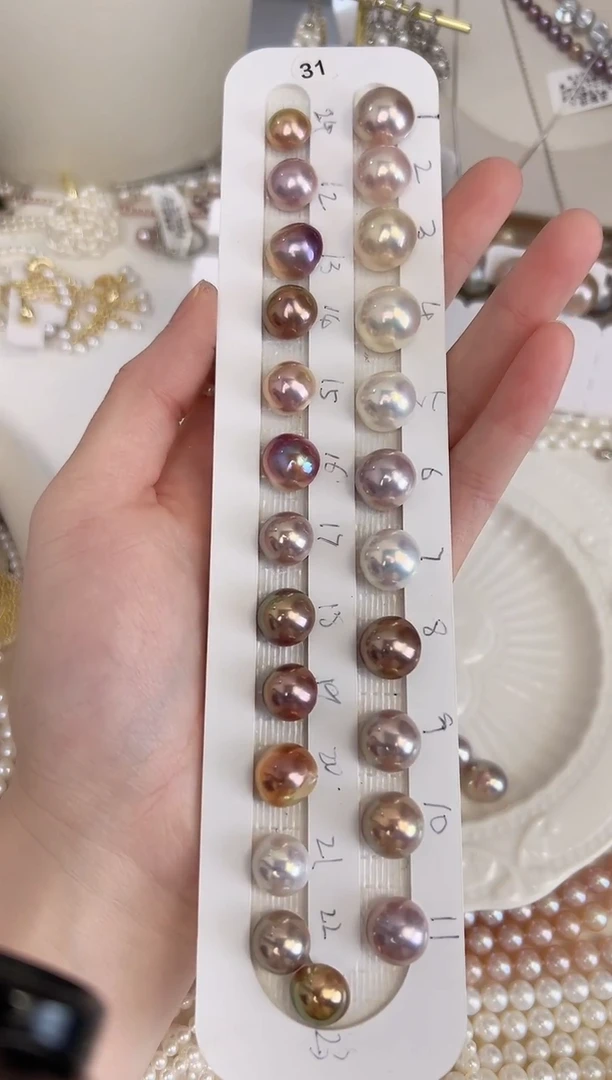 未镶嵌裸珠一颗半孔拼合珍珠（马贝珠）18