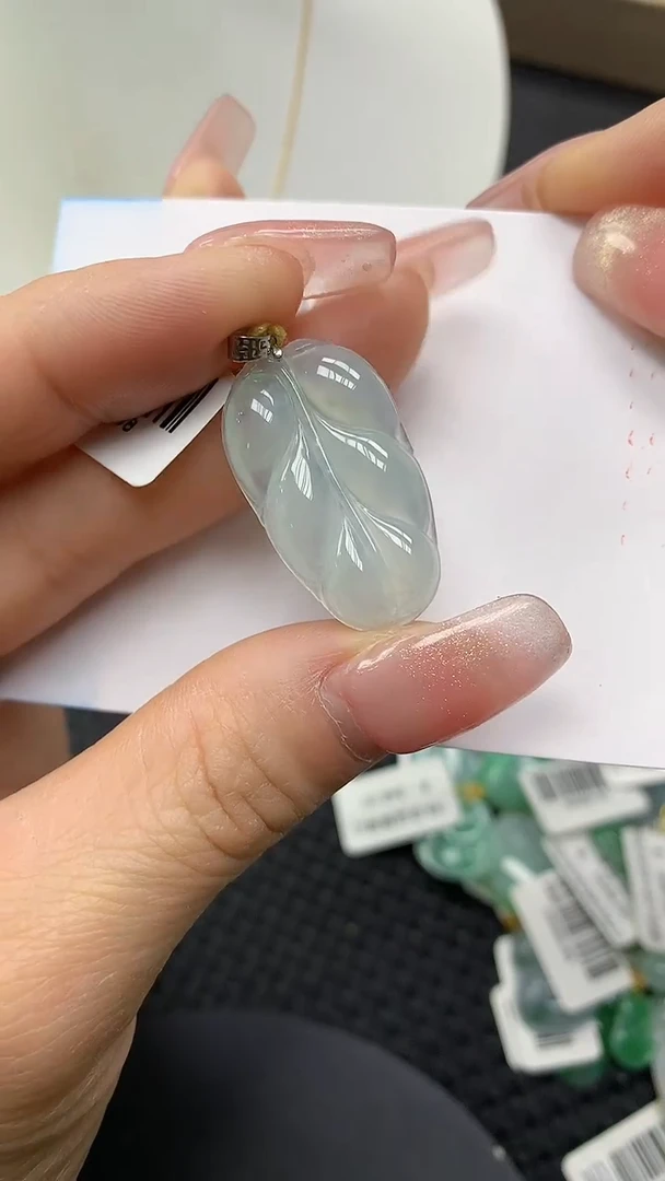 颈饰18K金镶嵌翡翠a货支持复检百元以上9元证书费自理