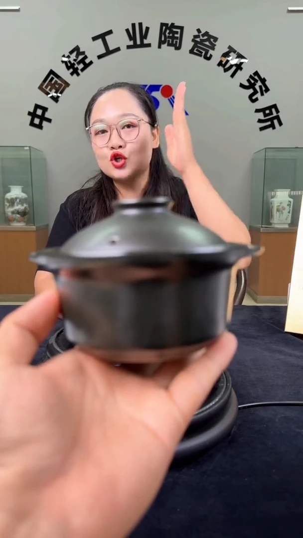 摆件黑色耐烧瓷煲小号圆