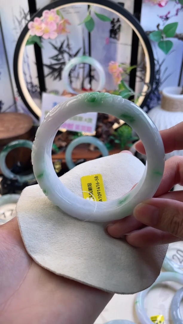 未镶嵌手镯翡翠?**儿翡翠手镯 58+