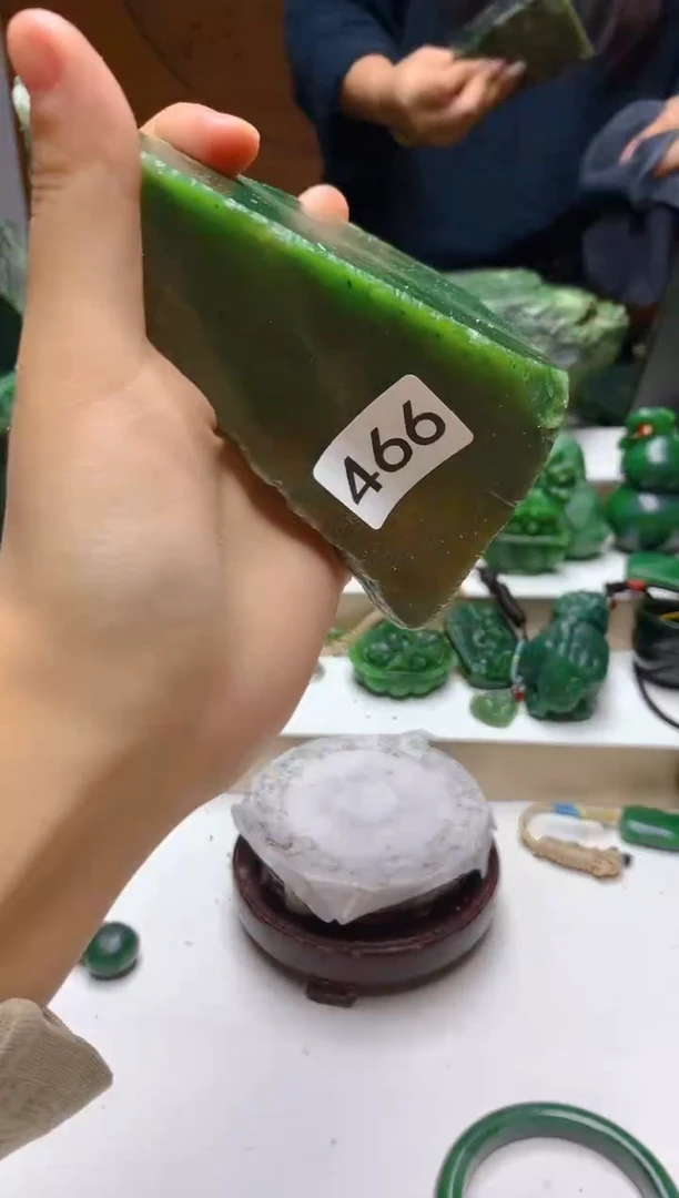 未镶嵌和田玉（碧玉）珠宝半成品0