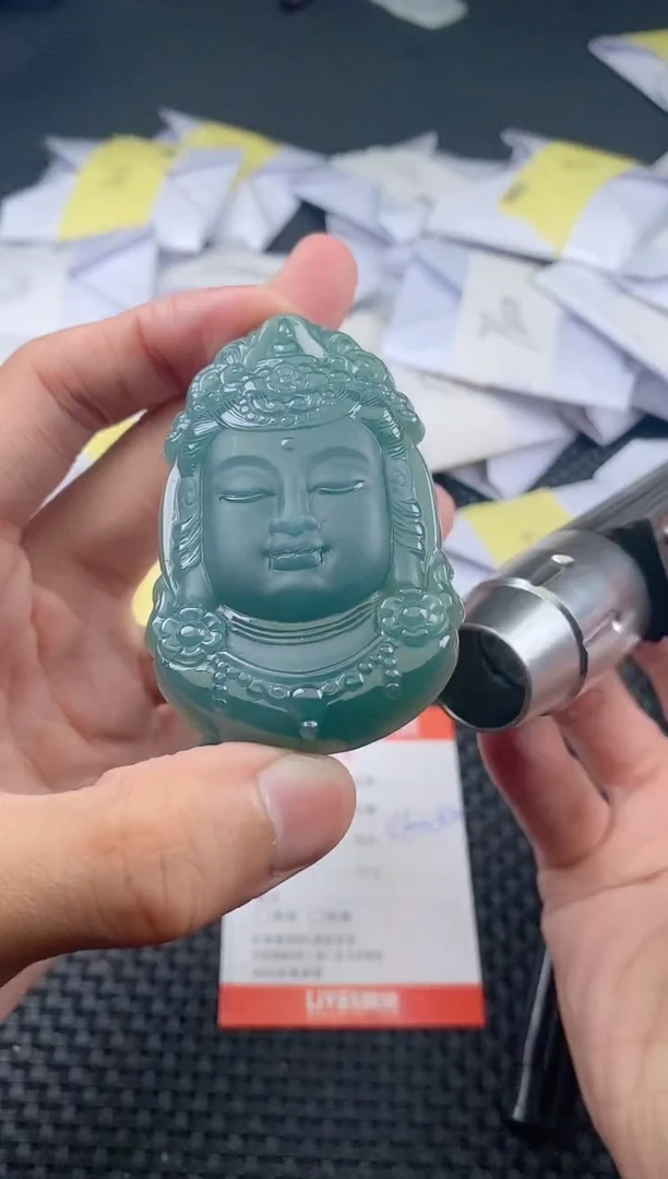 翡翠未镶嵌颈饰