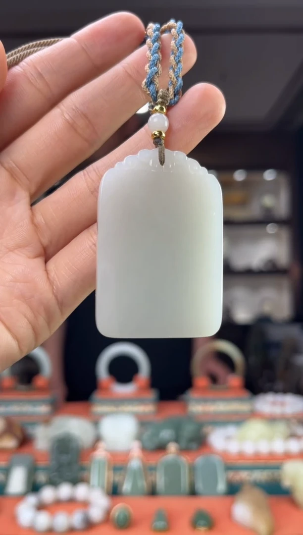 和田玉未镶嵌颈饰佩佩