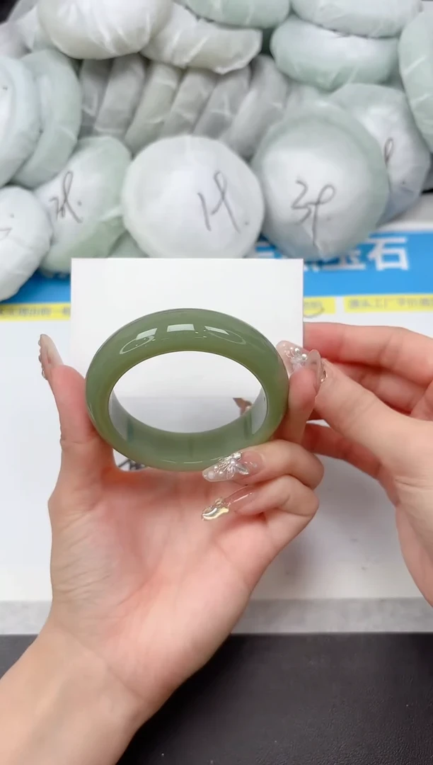 未镶嵌手镯石英质玉6-52.2