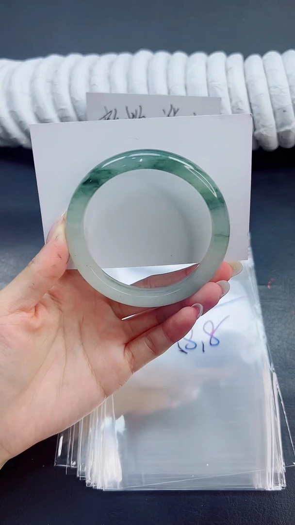 未镶嵌手镯石英质玉70/58.8