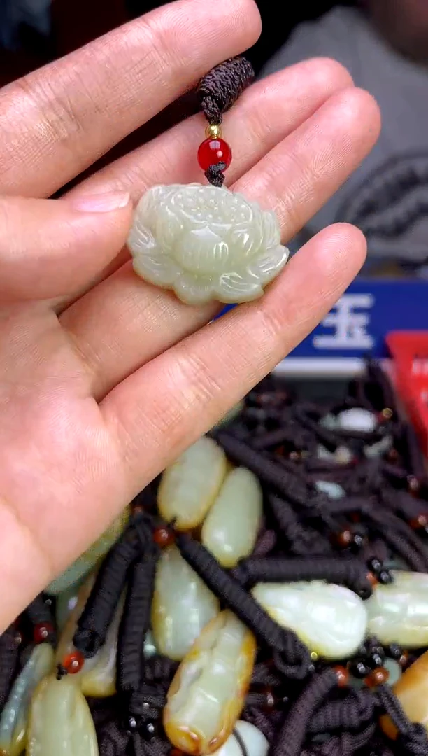 未镶嵌和田玉挂件1