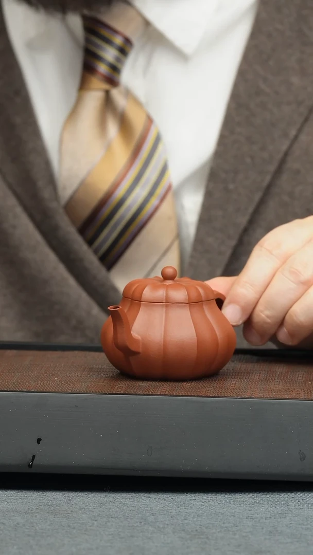 【闪购商品】紫砂茶壶明清 陈伯芳六瓣菱花-朱泥