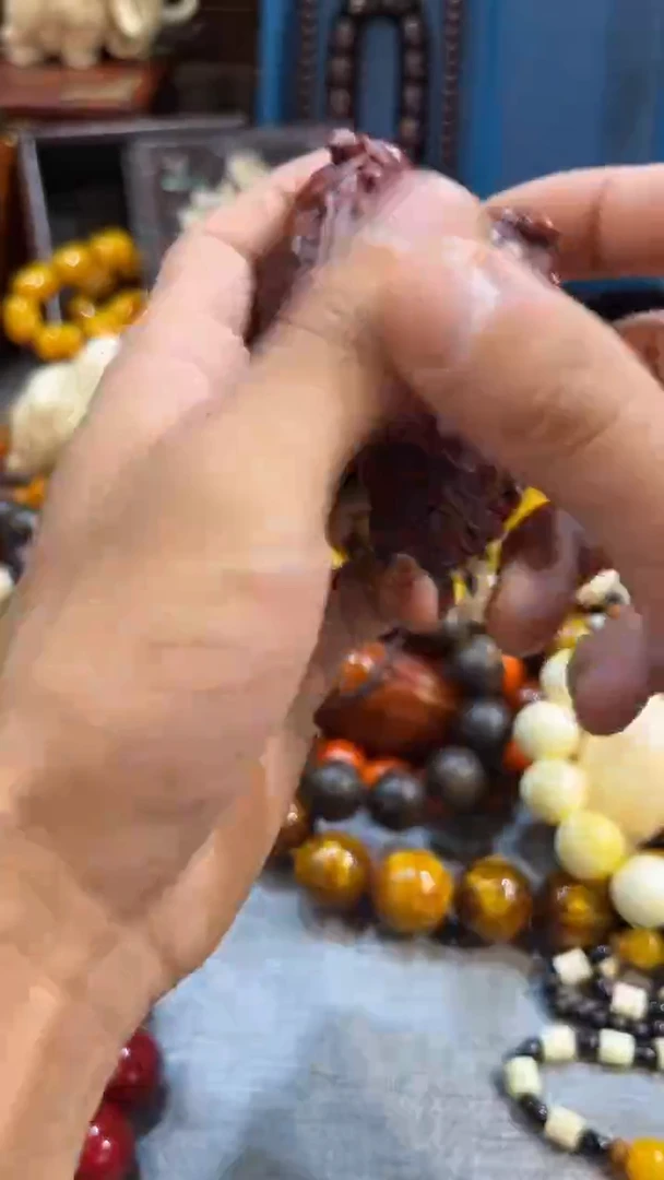 檀香紫檀（小叶紫檀）金蝉手把件