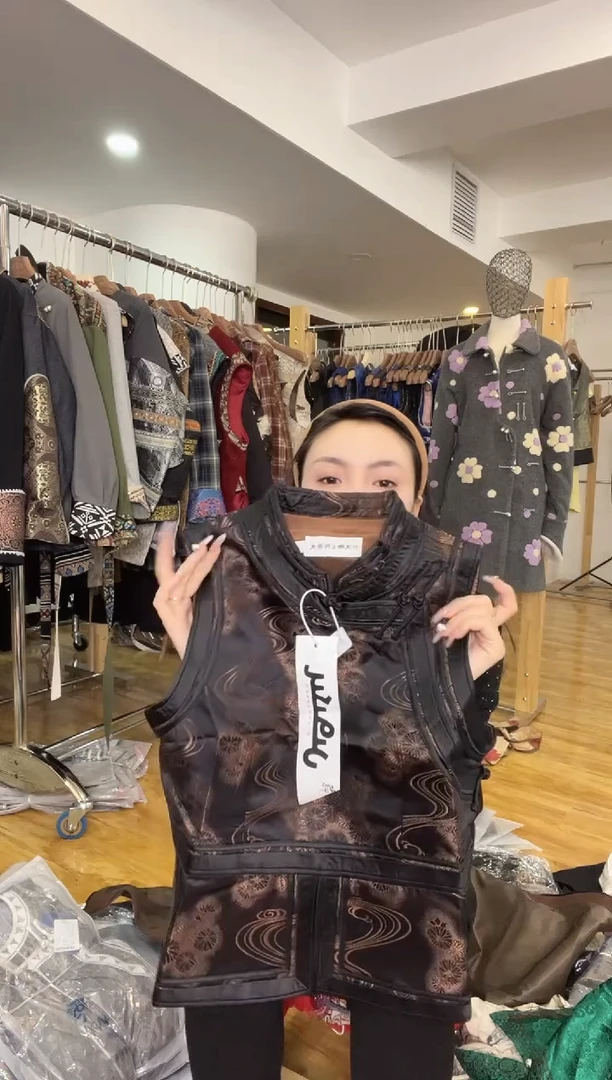 马甲       L码        105-115斤