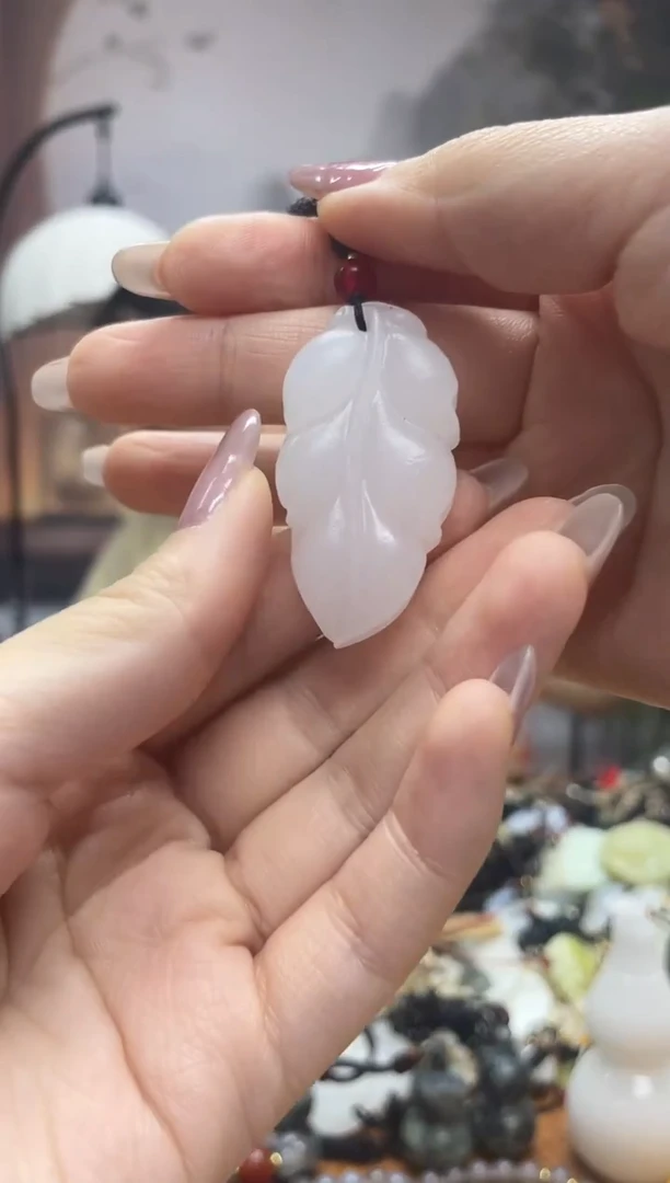 未镶嵌岫玉吊坠·